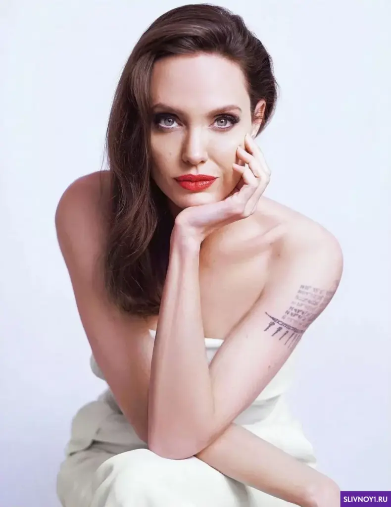 Слитые фото — Angelina jolie sliv 11 — на сайте сливы-тг.ком