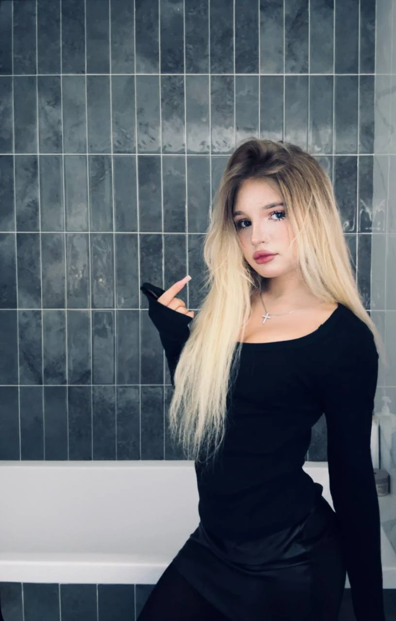 Слитые фото — Milenka korolevka 20251113211917 10 816x1280 — на сайте сливы-тг.ком