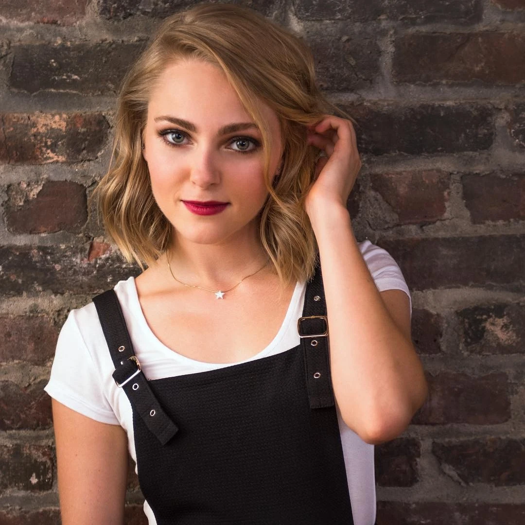Слитые фото — Annasophia robb 01 — на сайте сливы-тг.ком