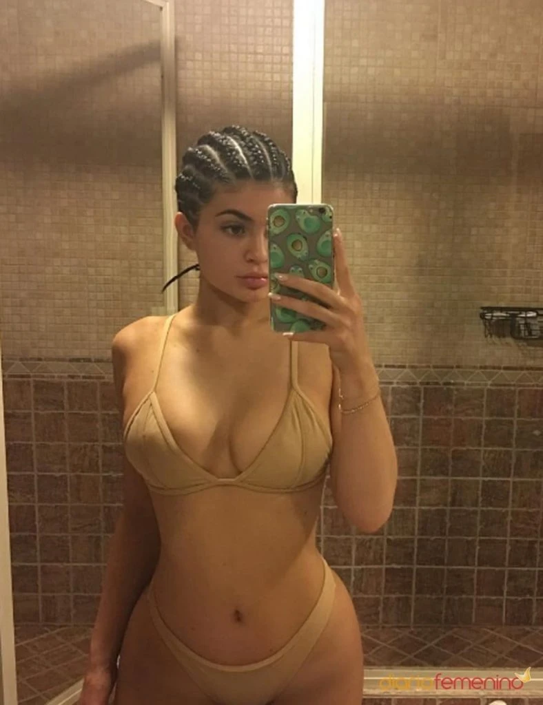 Слитые фото — Kylie jenner 116 — на сайте сливы-тг.ком