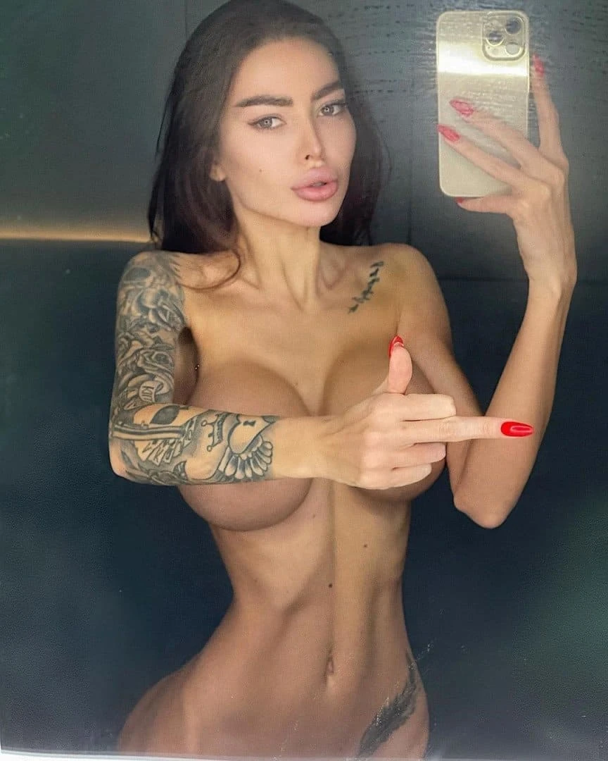 Слитые фото — Alena omovich 22 — на сайте сливы-тг.ком