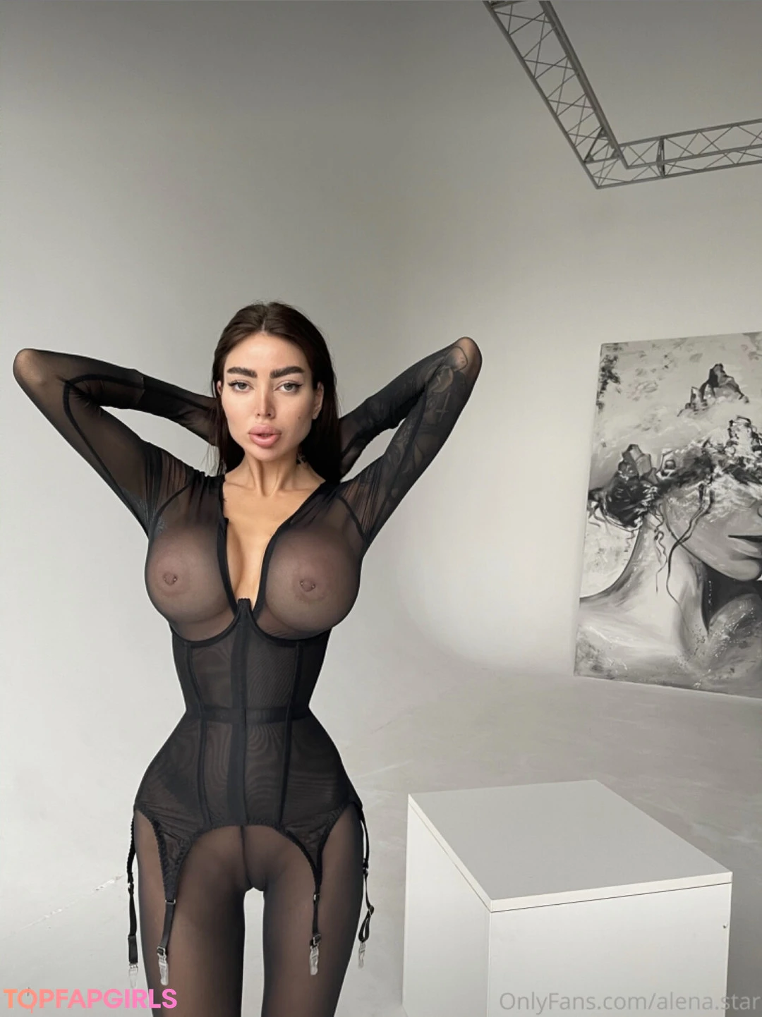 Слитые фото — Alena omovich 38 — на сайте сливы-тг.ком