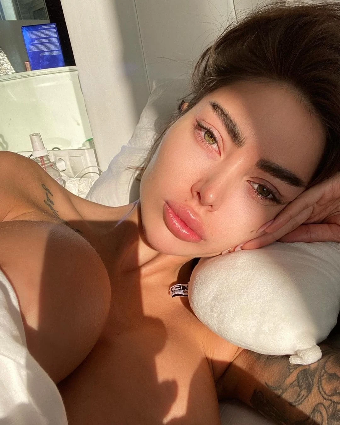 Слитые фото — Alena omovich 53 — на сайте сливы-тг.ком