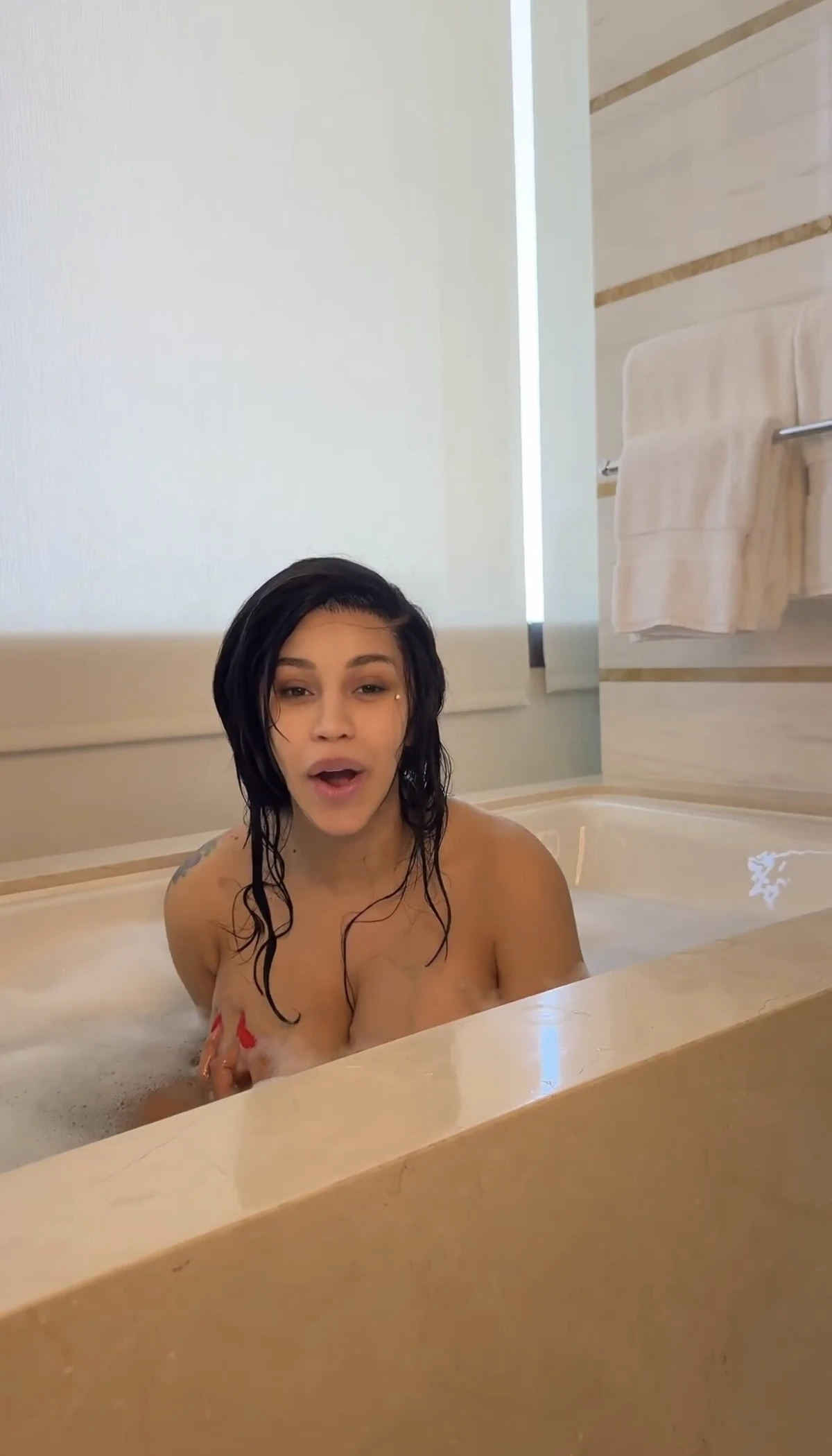 Слитые фото — Cardi b 002 — на сайте сливы-тг.ком