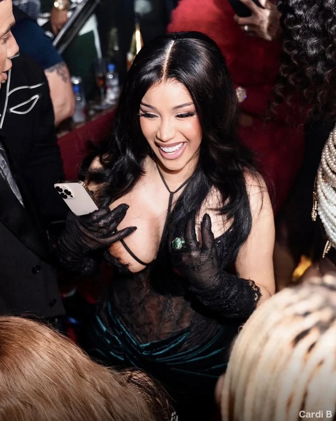 Слитые фото — Cardi b 143 — на сайте сливы-тг.ком