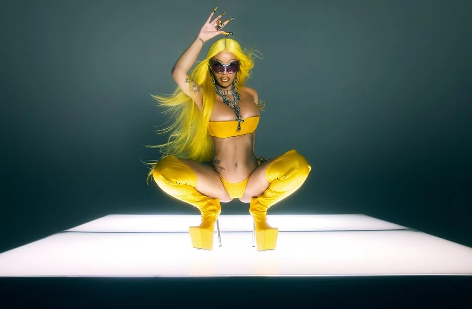 Слитые фото — Cardi b 153 — на сайте сливы-тг.ком