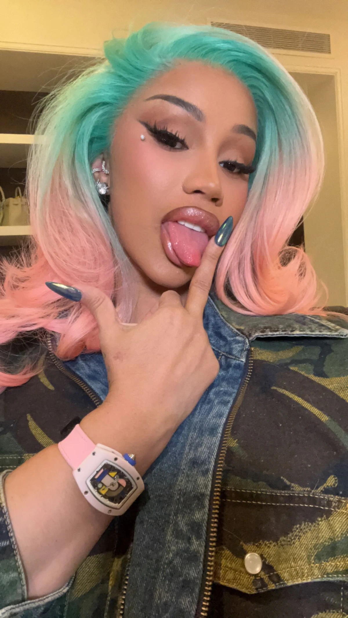 Слитые фото — Cardi b 174 — на сайте сливы-тг.ком