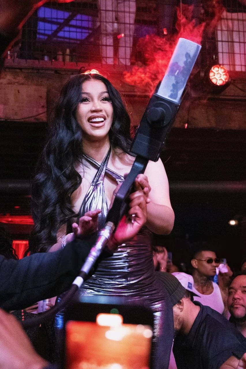 Слитые фото — Cardi b 188 — на сайте сливы-тг.ком