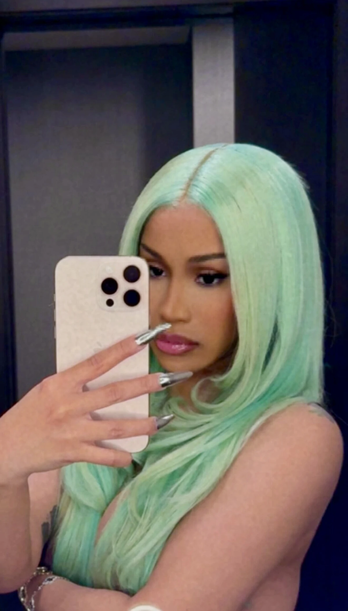 Слитые фото — Cardi b 209 — на сайте сливы-тг.ком