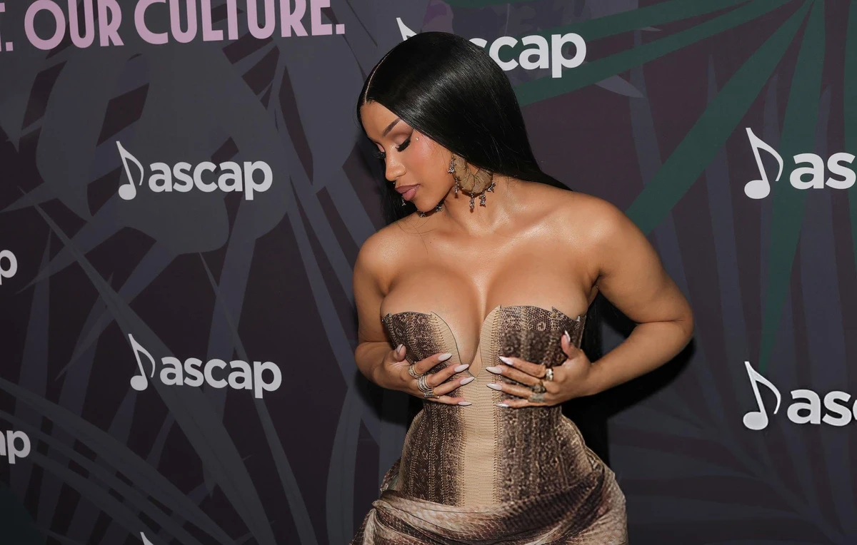 Слитые фото — Cardi b 250 — на сайте сливы-тг.ком